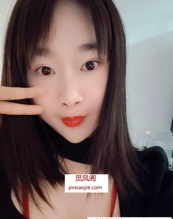 大胸肥臀小姐姐