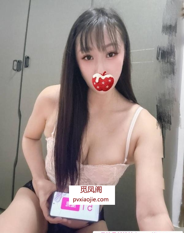 灵芝性感翘臀骚妹