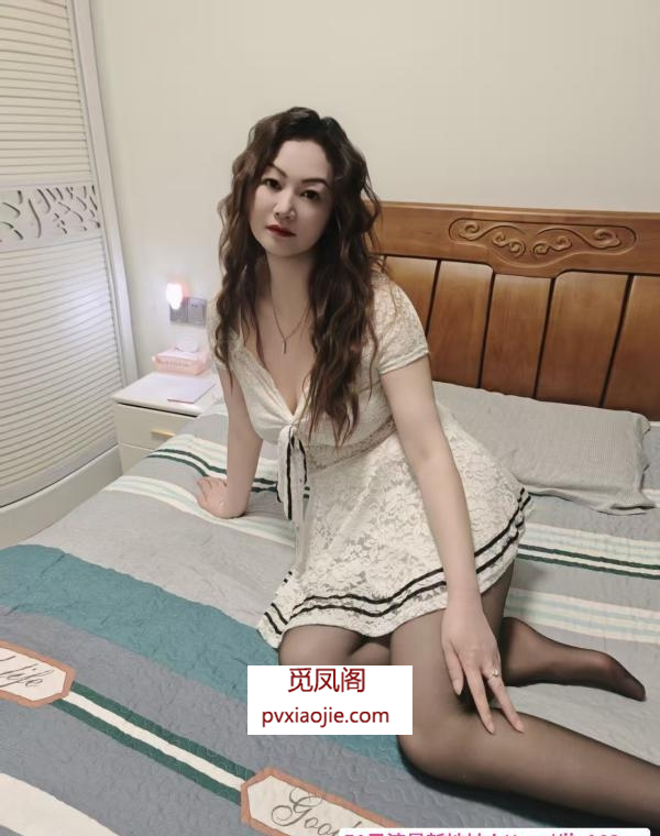 性感黑丝骚姐姐