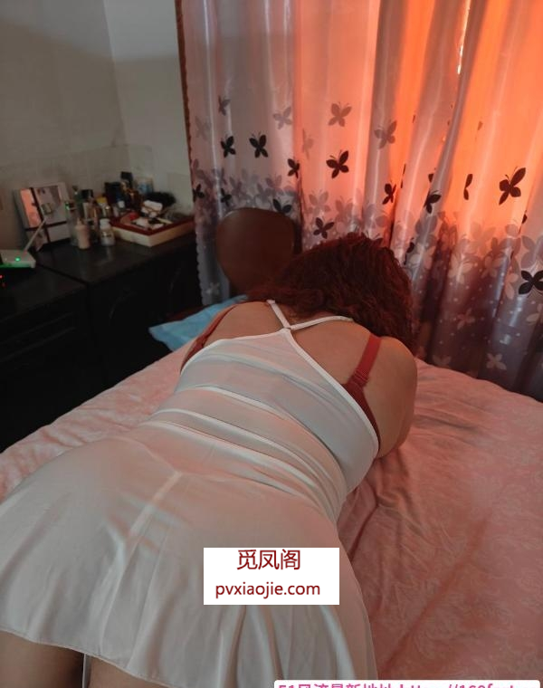 居家少妇水仙姐姐